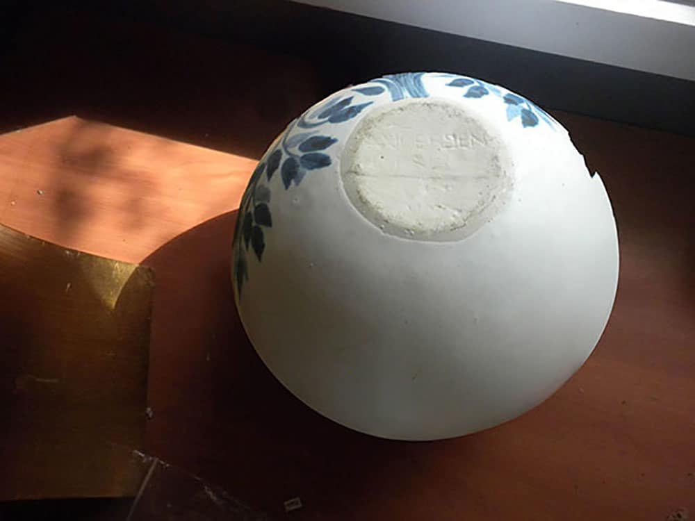 Large Salad Bowl in Blue Leaf bottom