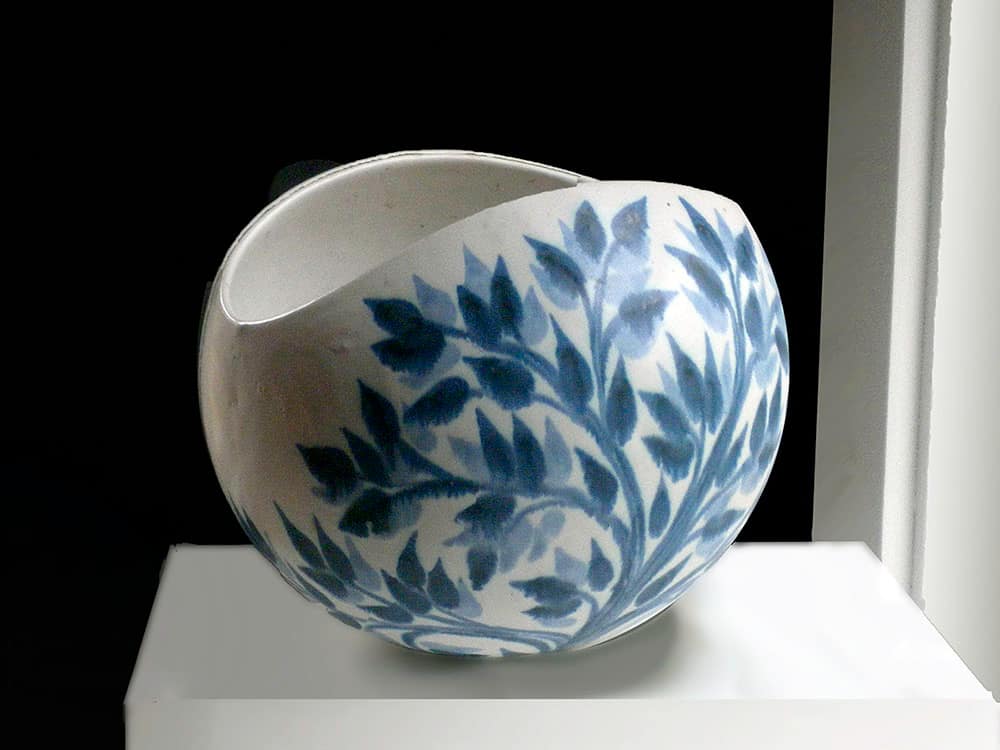 Large Salad Bowl in Blue Leaf